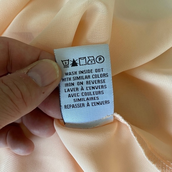 Le Chateau Women's‎ Peach Satin Spaghetti Strap Layered Front Lightweight Top XL - Picture 8 of 11